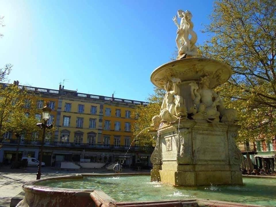 Bel Appartement Avec Cour Au Coeur De La Bastide Каркассон Экстерьер фото